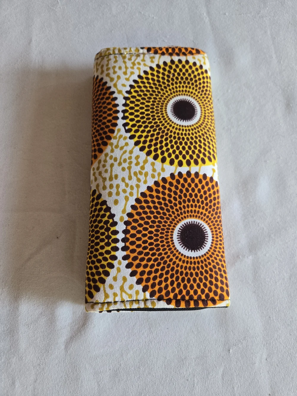 Retro Print Foldover Cushion Fabric Clutch Wallet With Owl Eye Vibes